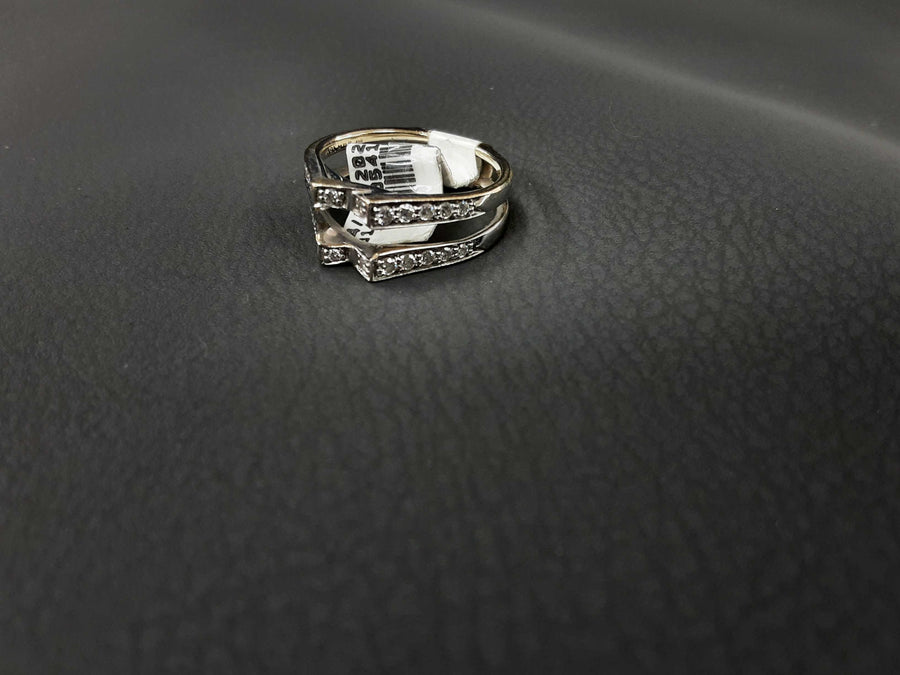 Women's Ring - White Gold 18k (.750) 4.5 grams Size 5