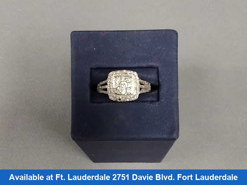 Women's Ring - White Gold 10k (.417) 4.5 grams Size 7.5