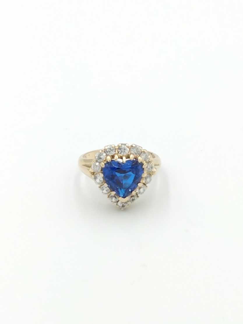 Women's Ring - Yellow Gold 10k (.417) 3.8 grams Size 5.5