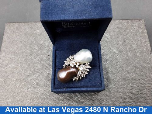 Women's Ring - White Gold 18k (.750) 10 grams Size 7.5
