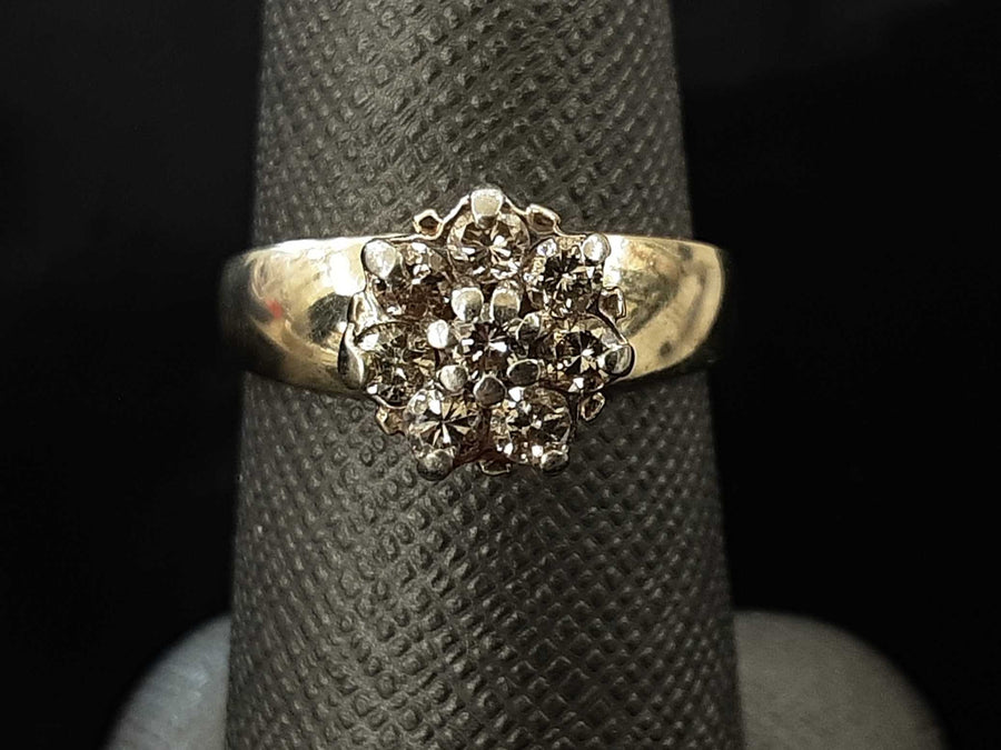 Women's Ring - Yellow Gold 10k (.417) 3.3 grams Size 8