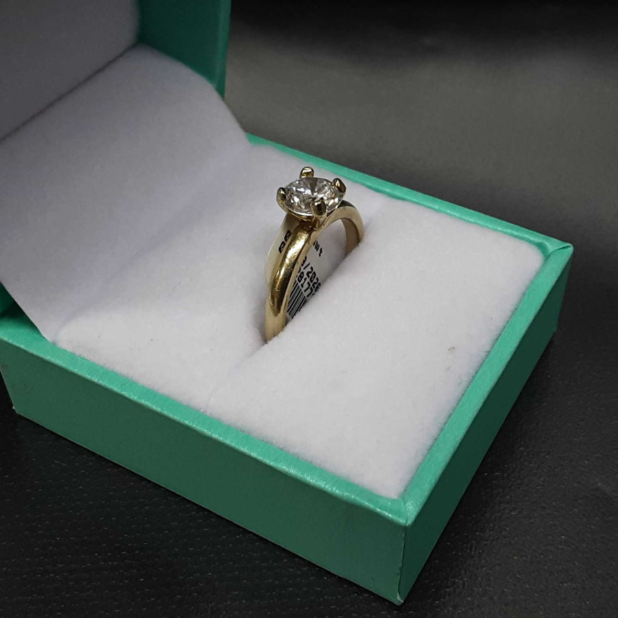 Women's Ring - Solitaire - Yellow Gold 14k (.585) 2.8 grams Size 7
