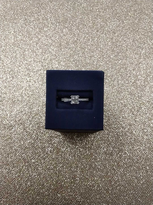 Women's Ring - Solitaire - White Gold 10k (.417) 2.4 grams Size 7.5