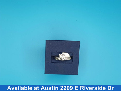 Women's Ring - Silver 2.9 grams Size 7.5