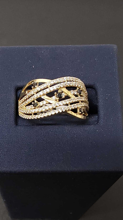 Women's Ring - Yellow Gold 14k (.585) 2.8 grams Size 11.5