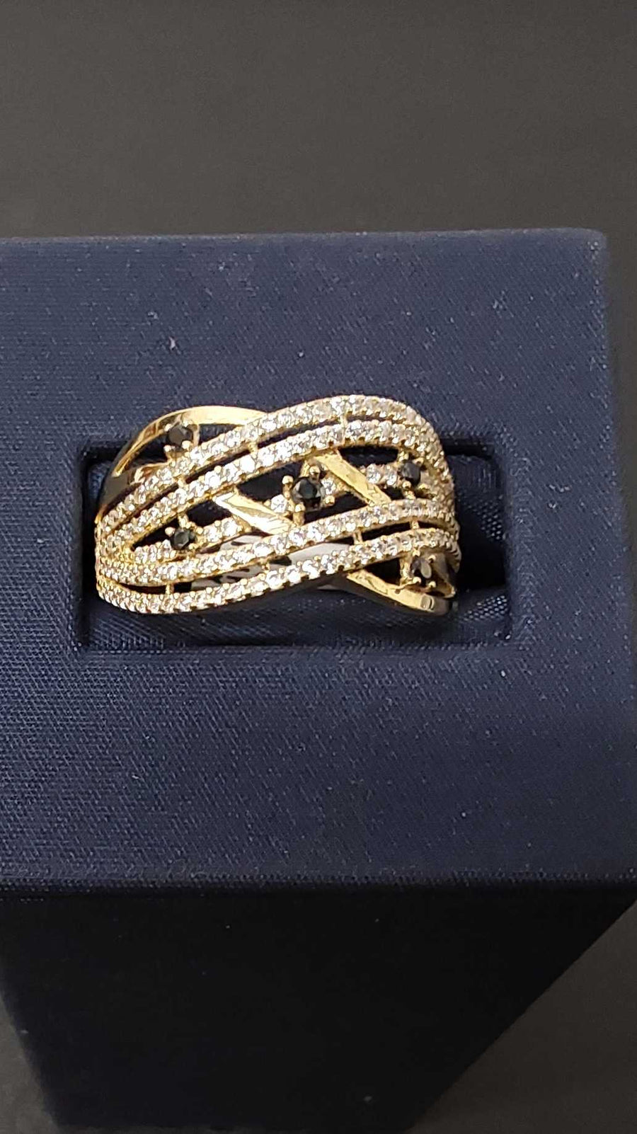 Women's Ring - Yellow Gold 14k (.585) 2.8 grams Size 11.5