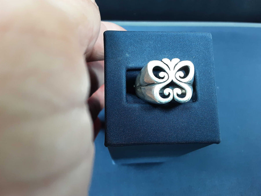Women's Ring - Silver 9.8 grams Size 10