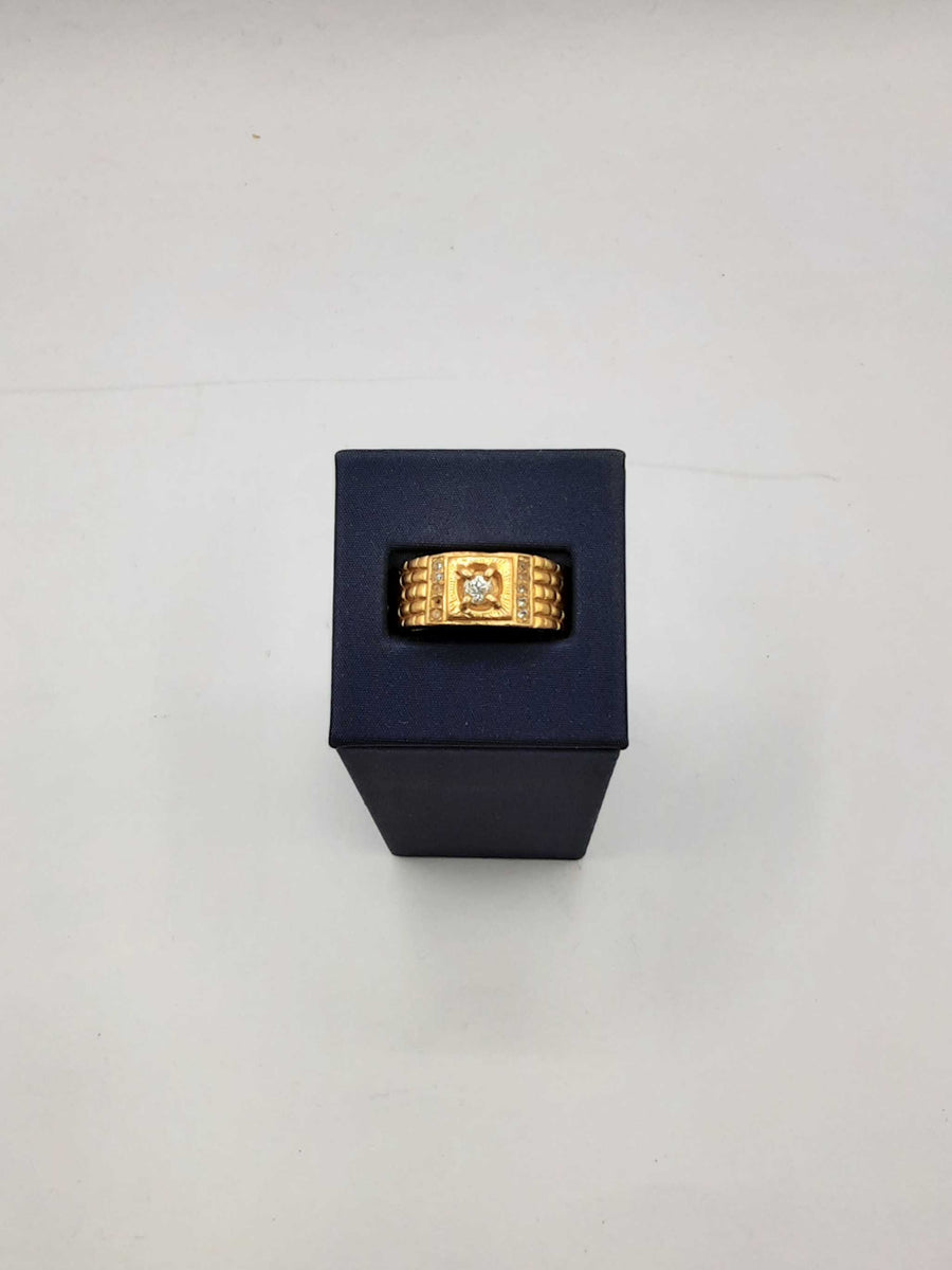 Men's Ring - Yellow Gold 18k (.750) 12.3 grams Size 20