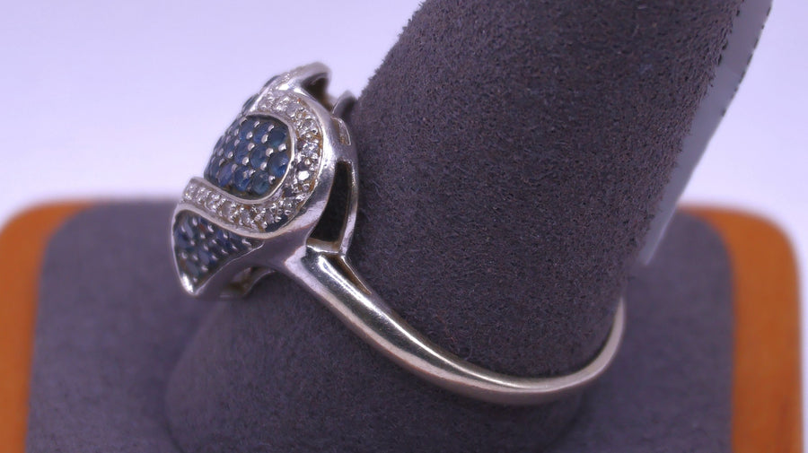 Heart Ring - White Gold 10k (.417) 3.7 Grams Size 11.5