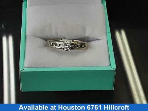 Women's Ring - White Gold 10k (.417) 3.4 grams Size 8