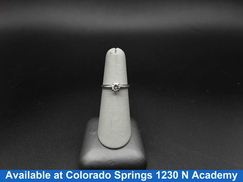 Women's Ring - Solitaire - Platinum 4.1 grams Size 6