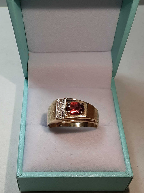 Men's Ring - Yellow Gold 10k (.417) 4.7 grams Size 10.5