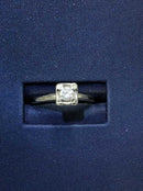 Women's Ring - Solitaire - White Gold 14k (.585) 1.8 grams Size 7.5