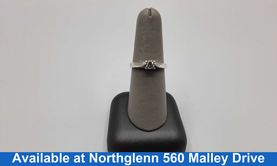Women's Ring - Solitaire - White Gold 10k (.417) 3.2 grams Size 8.5