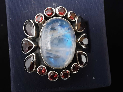 Women's Ring - Silver 11.6 grams Size 10.5