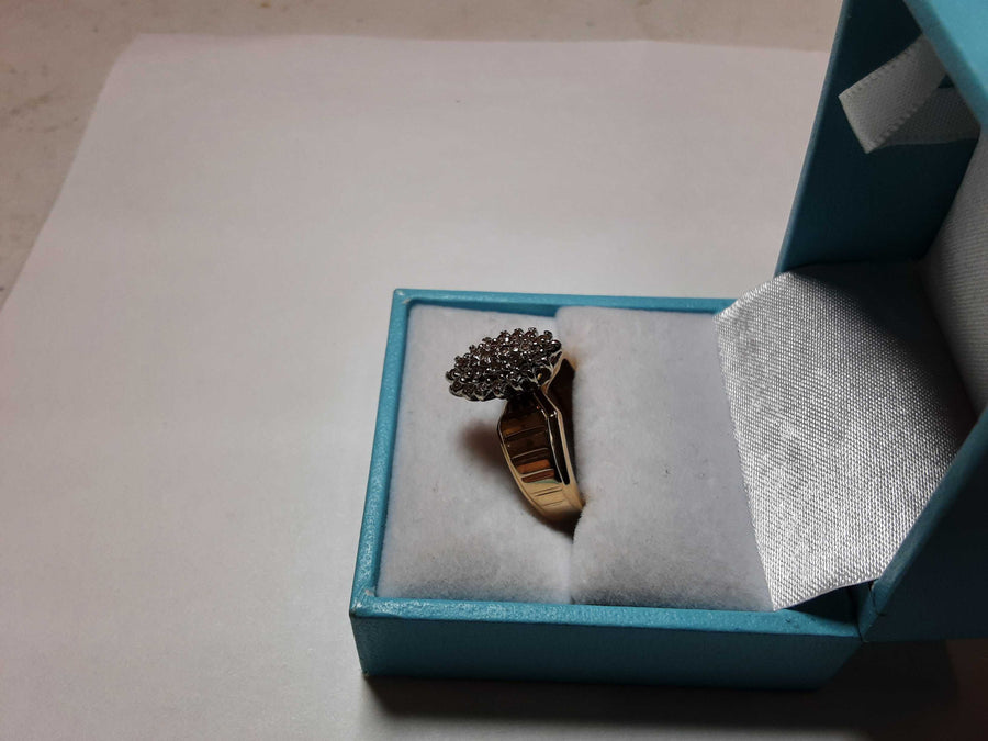 Women's Ring - Yellow Gold 10k (.417) 3.8 grams Size 7.5