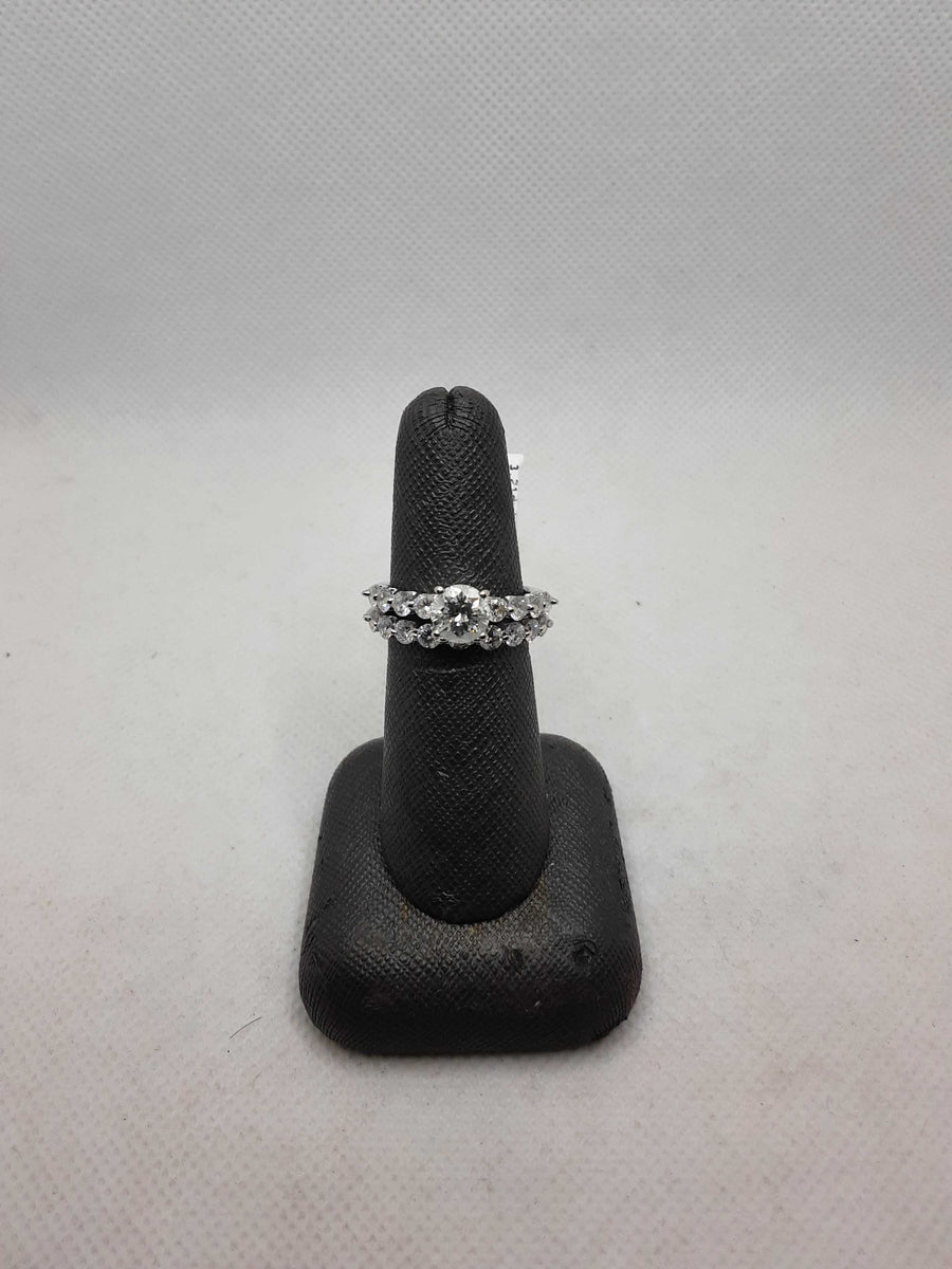Women's Ring - White Gold 14k (.585) 6.4 grams Size 7
