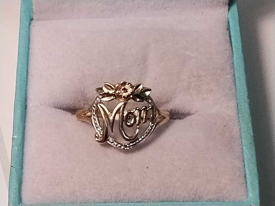 Women's Ring - Yellow Gold 10k (.417) 1.3 grams Size 7