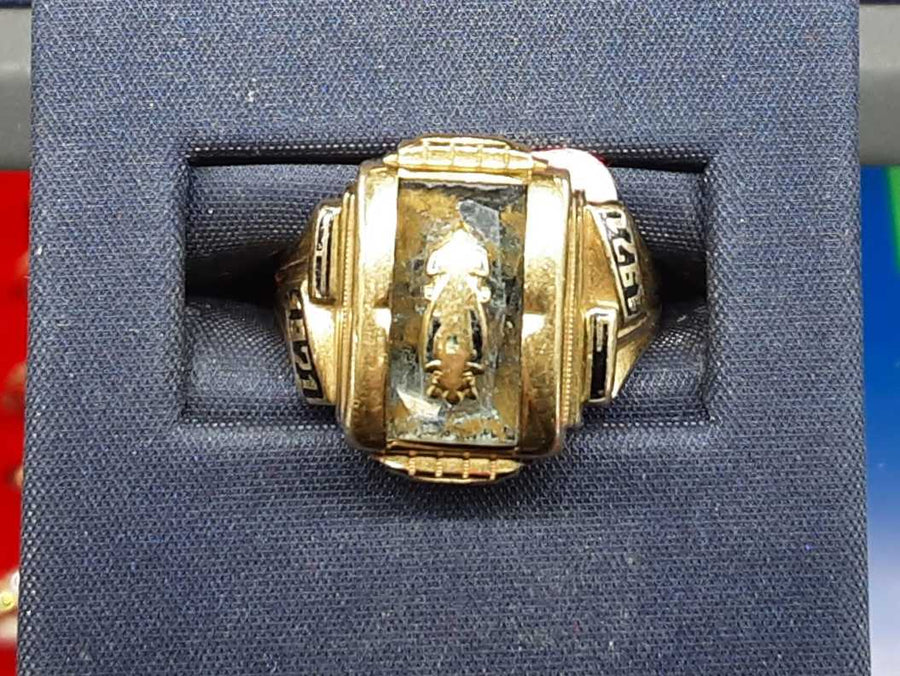 Women's Ring - Yellow Gold 10k (.417) 6.7 grams Size 8