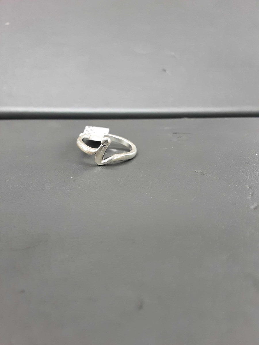 Women's Ring - Silver 2.8 grams Size 7