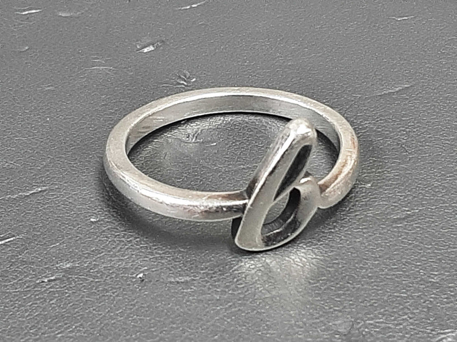 Women's Ring - Silver 3.1 grams Size 8.5