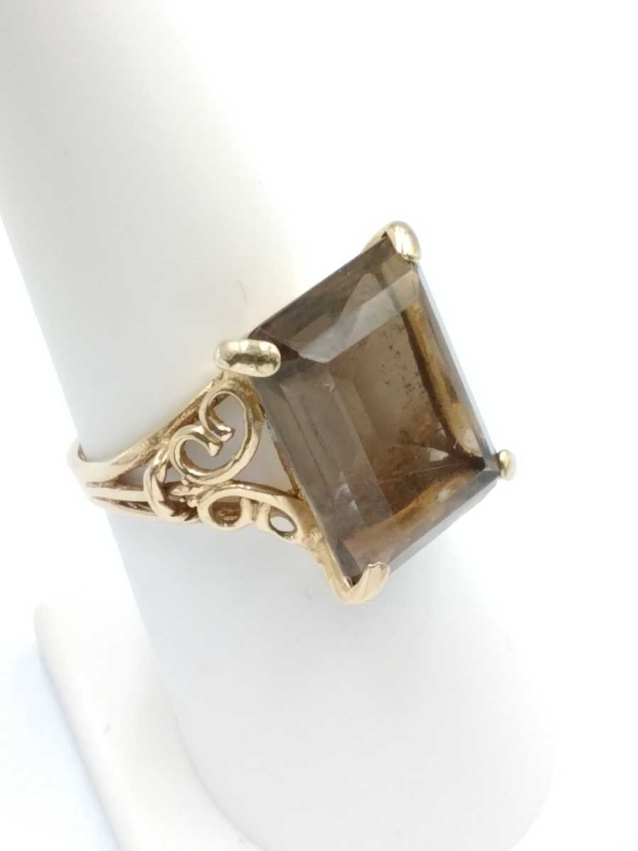 Women's Ring - Yellow Gold 14k (.585) 3.5 grams Size 7