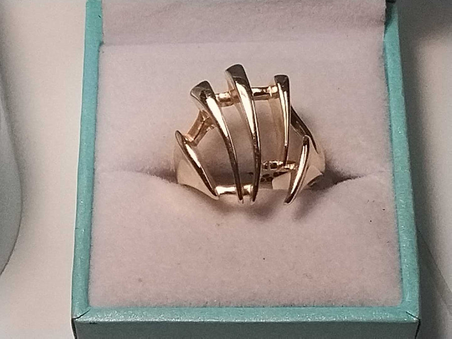 Women's Ring - Yellow Gold 14k (.585) 8.9 grams Size 8