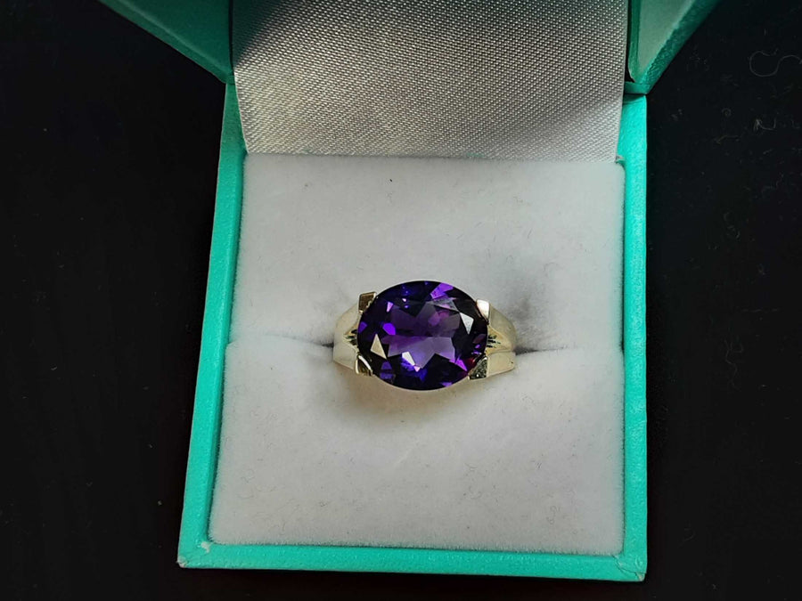 Women's Ring - Yellow Gold 14k (.585) 4.6 grams Size 6