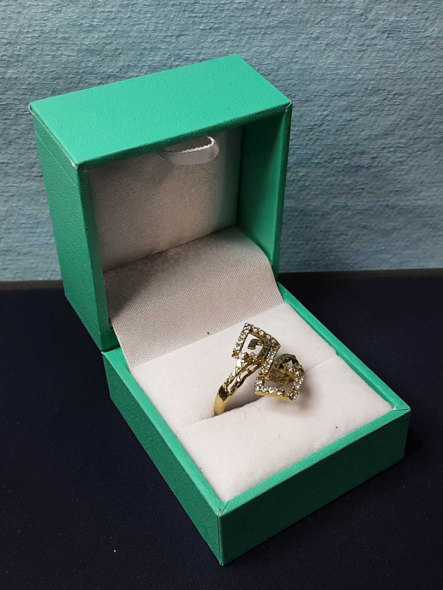Women's Ring - Yellow Gold 10k (.417) 2.3 grams Size 8.5