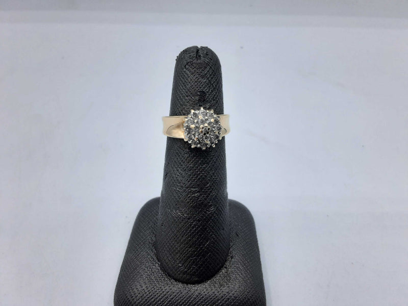 Lady's Ring - Cluster White Gold 10k (.417) 3.9 grams Size 6