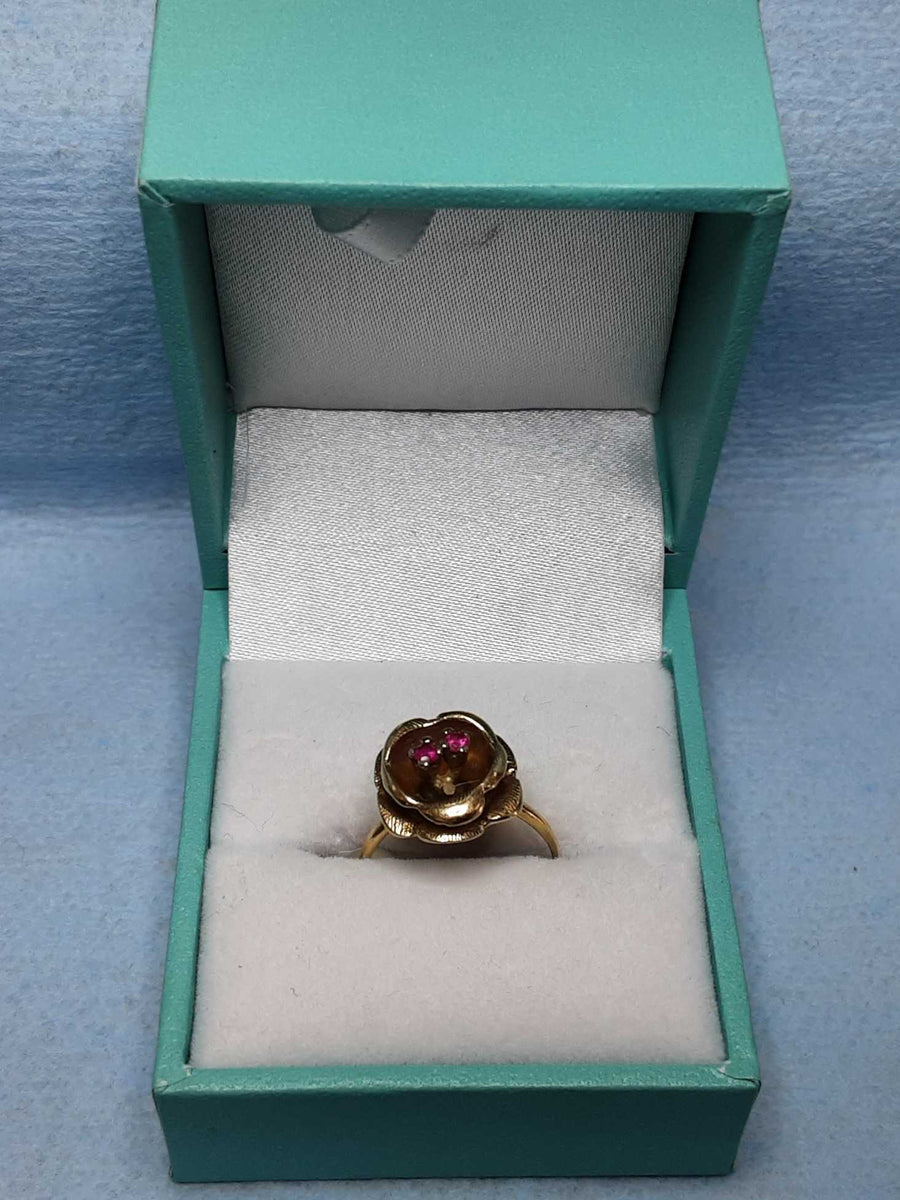 Women's Ring - Yellow Gold 14k (.585) 3.2 grams Size 5.5