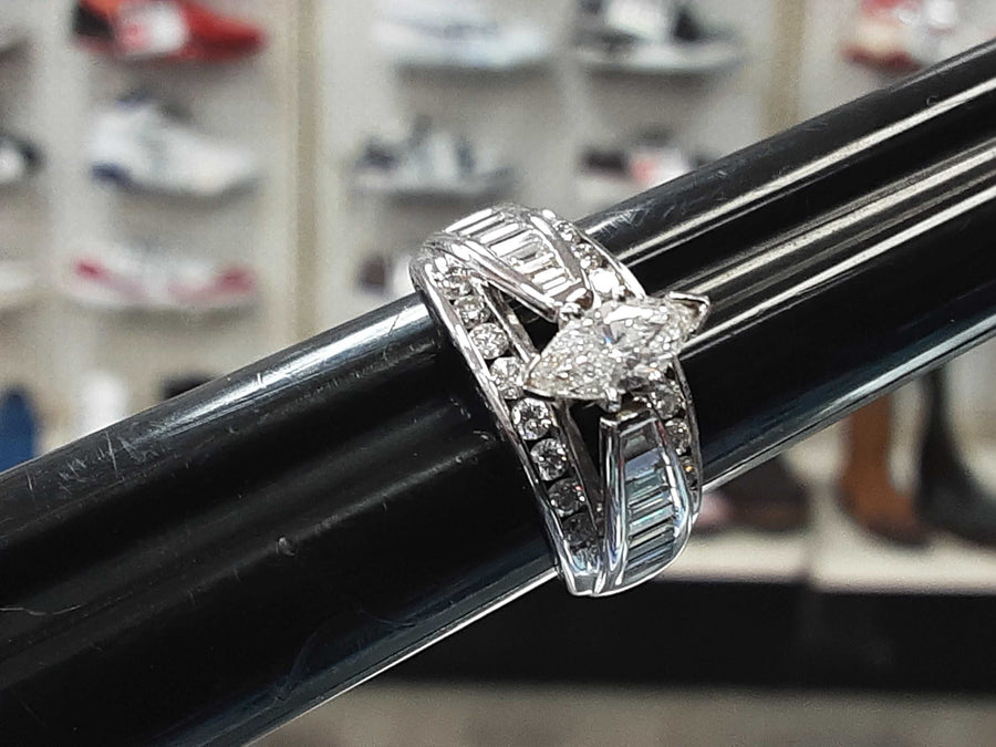 Women's Ring - Solitaire - White Gold 14k (.585) 6.9 grams Size 6