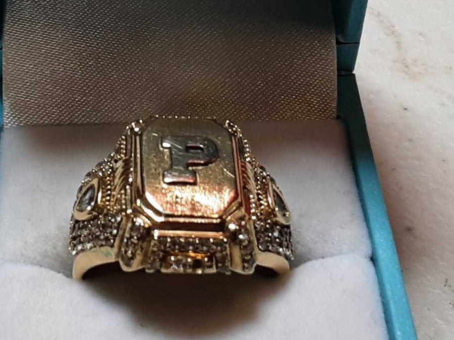Men's Ring - Yellow Gold 10k (.417) 7.4 grams Size 10.5