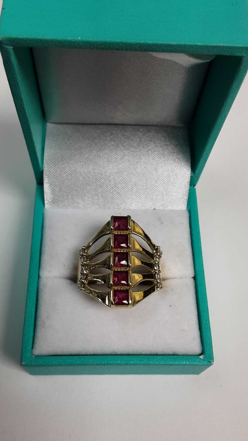Women's Ring - Yellow Gold 10k (.417) 5.1 grams Size 11