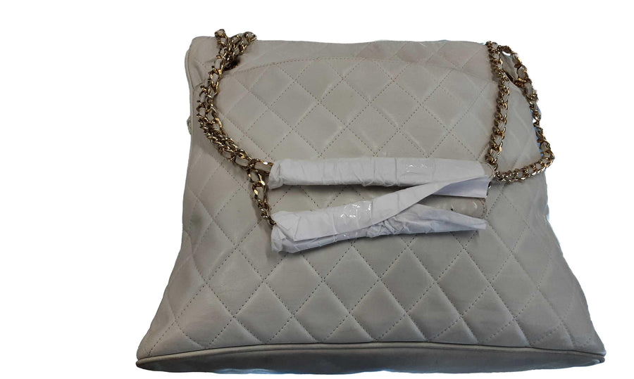 Chanel Cc White Purse / Handbag