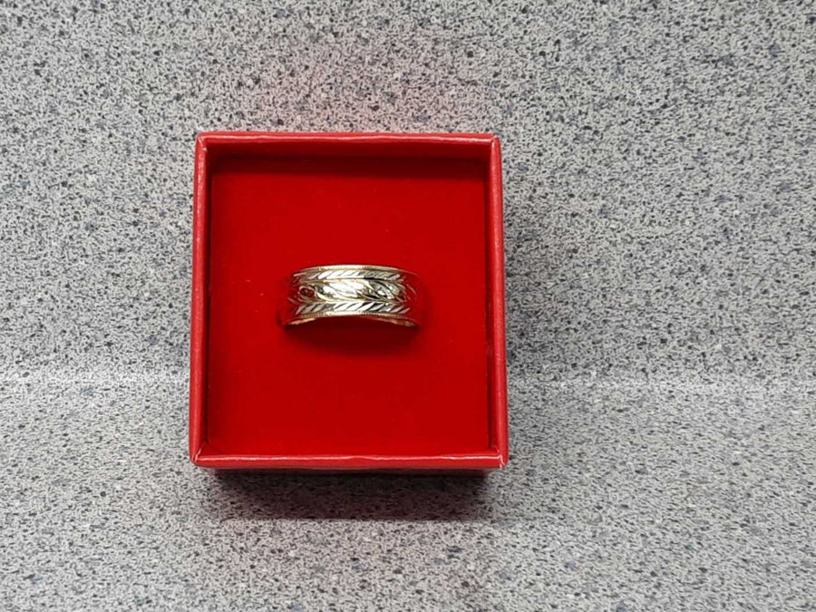 Ring - Wedding Band - Yellow Gold 14k (.585) 5.8 grams Size 10