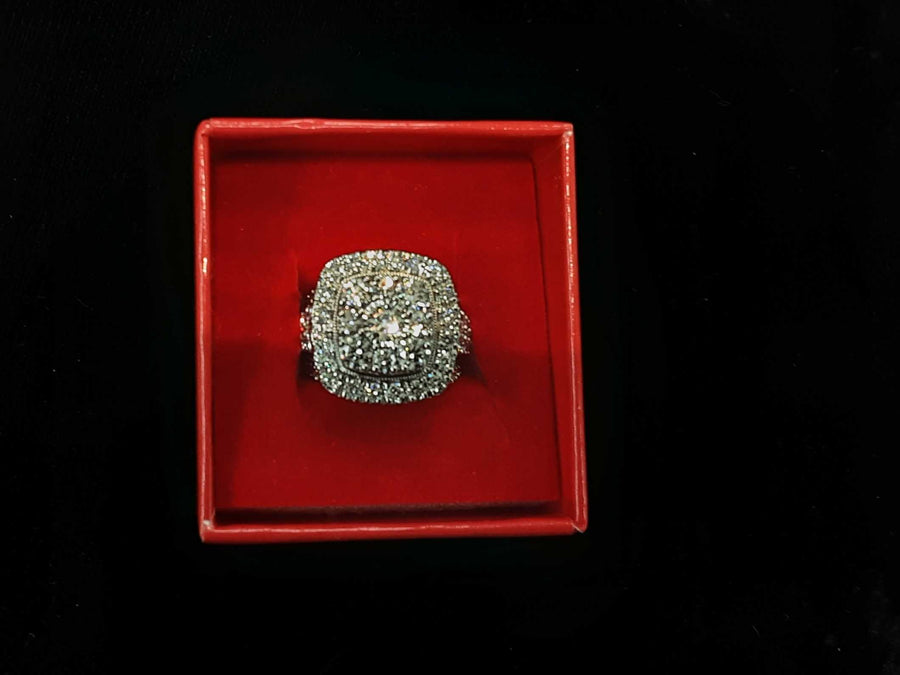 Women's Ring - White Gold 10k (.417) 9.6 grams Size 5.5