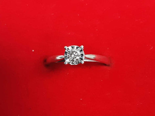Women's Ring - Solitaire - Silver 2 grams Size 7