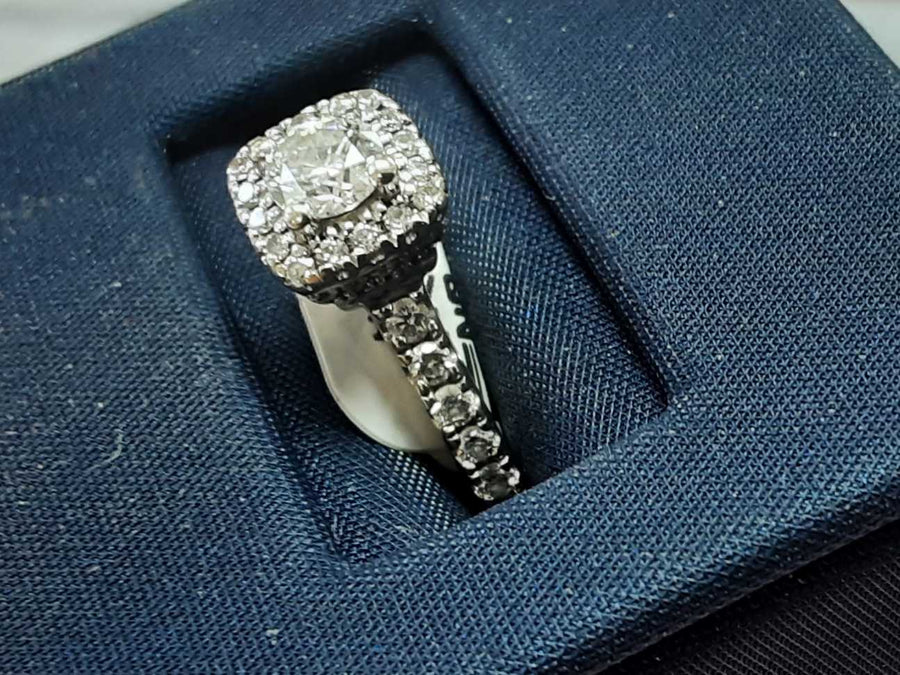 Ring - Wedding Band - Yellow Gold 14k (.585) 3.8 grams Size 20