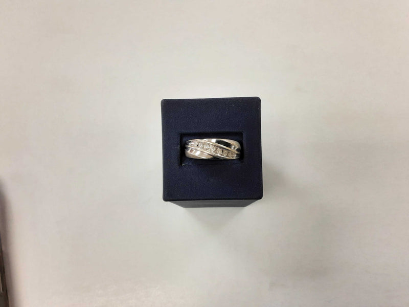White Gold 10k (.417) 5.2 grams Size 8.5