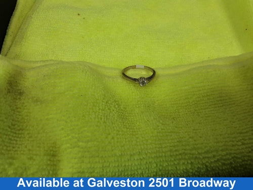 Women's Ring - Solitaire - White Gold 14k (.585) 2.5 grams Size 7.5