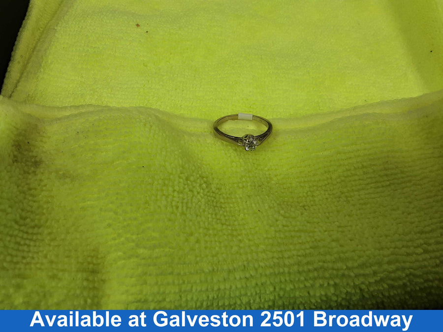 Women's Ring - Solitaire - White Gold 14k (.585) 2.5 grams Size 7.5