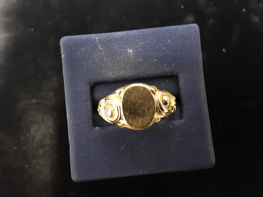 Men's Ring - Yellow Gold 10k (.417) 5.2 grams Size 10