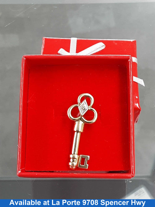 Symbol Pendant - Yellow Gold 10k (.417) 2 grams