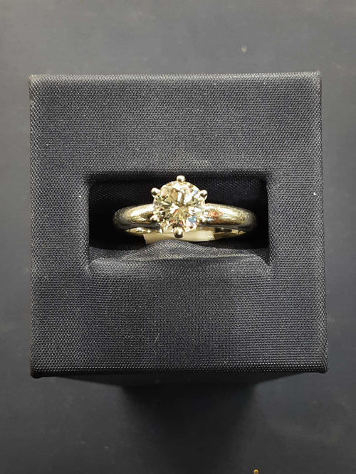 Women's Ring - Solitaire - Platinum 7.2 grams Size 7