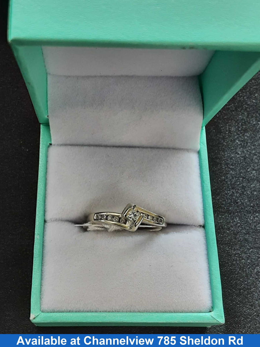 Women's Ring - Solitaire - White Gold 14k (.585) 2.6 grams Size 7