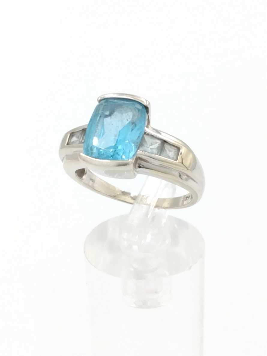 Women's Ring - White Gold 14k (.585) 5.1 grams Size 8