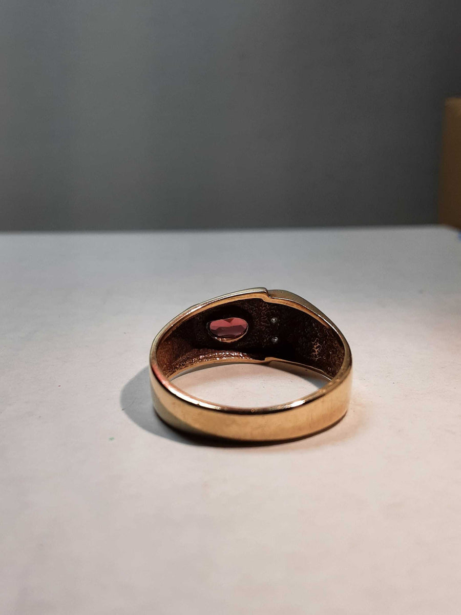 Men's Ring - Yellow Gold 10k (.417) 4.7 grams Size 10.5