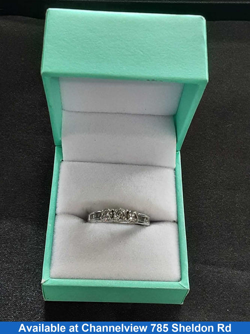 Women's Ring - White Gold 10k (.417) 2.5 grams Size 7