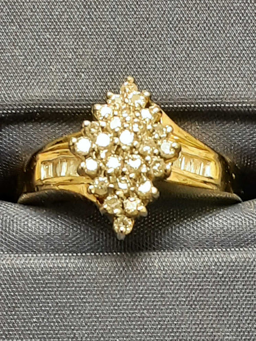 Women's Ring - Yellow Gold 10k (.417) 5.5 grams Size 7.5